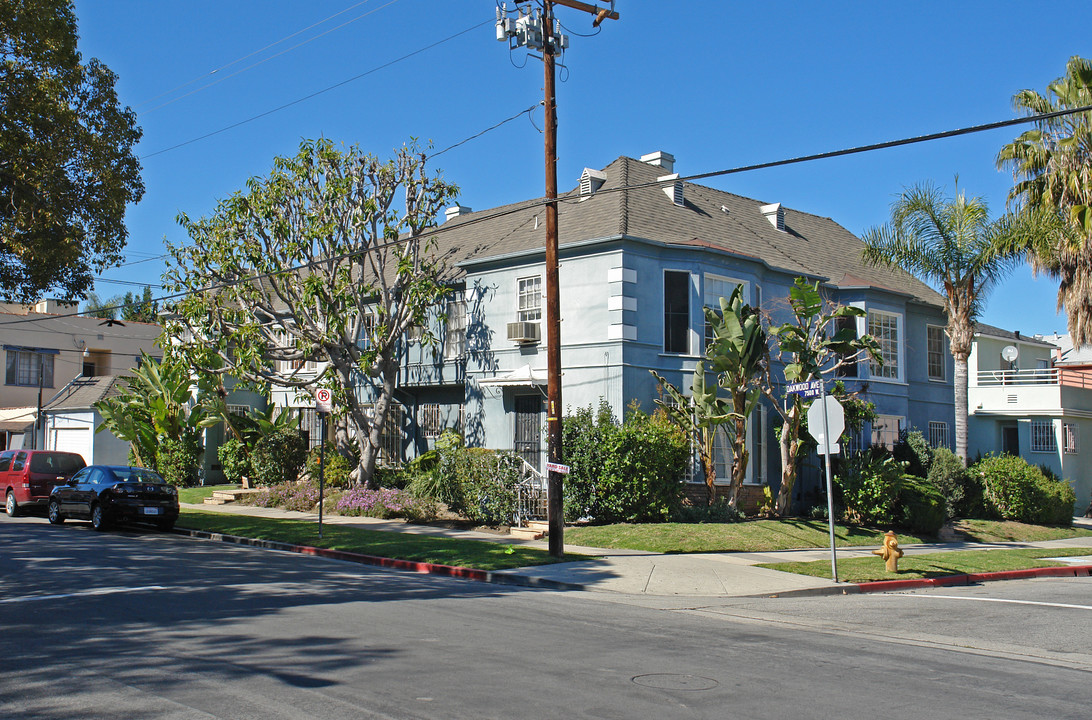 401 N Gardner St in Los Angeles, CA - Building Photo