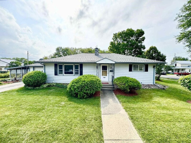 702 Park St in Boscobel, WI - Building Photo
