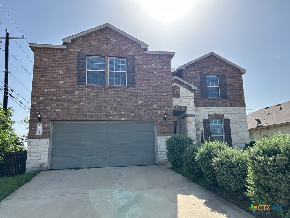 8902 Bowfield Dr in Killeen, TX - Building Photo