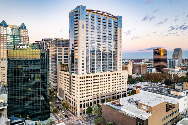 Solaire at the Plaza in Orlando, FL - Foto de edificio - Building Photo