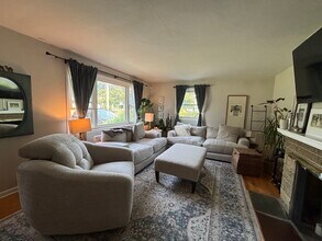 2702 E Colvin St in Syracuse, NY - Building Photo - Building Photo