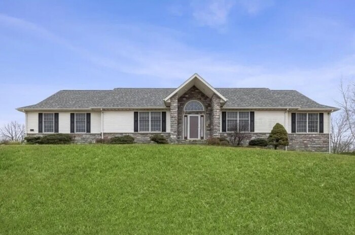 3332 Ashworth Rd in Waukee, IA - Building Photo