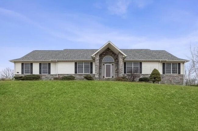 property at 3332 Ashworth Rd