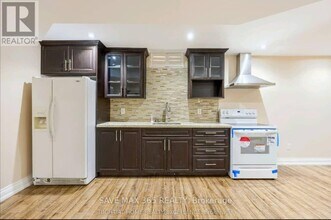 6862 Gooderham Estate Blvd in Mississauga, ON - Building Photo - Building Photo