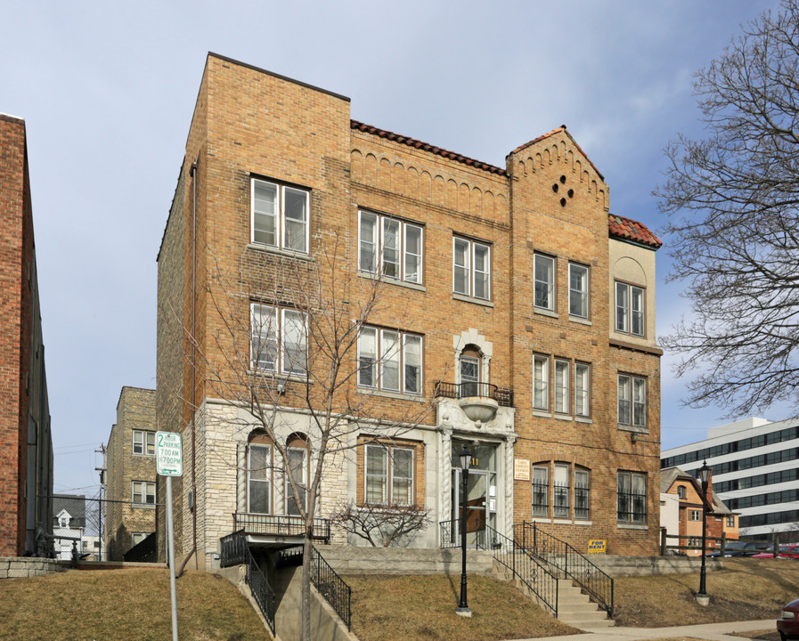 611 N 20th -- Marquee Place III in Milwaukee, WI - Building Photo