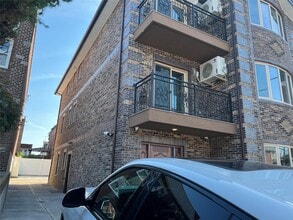 134-22 Booth Memorial Ave in Queens, NY - Building Photo - Building Photo