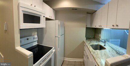 343 S 18th St-Unit -4 in Philadelphia, PA - Foto de edificio - Building Photo