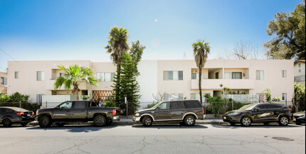 18330 Napa St in Northridge, CA - Building Photo - Building Photo