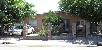 44th Avenue Apartments in Sacramento, CA - Building Photo - Building Photo