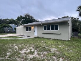 150 Roosevelt St in Titusville, FL - Building Photo