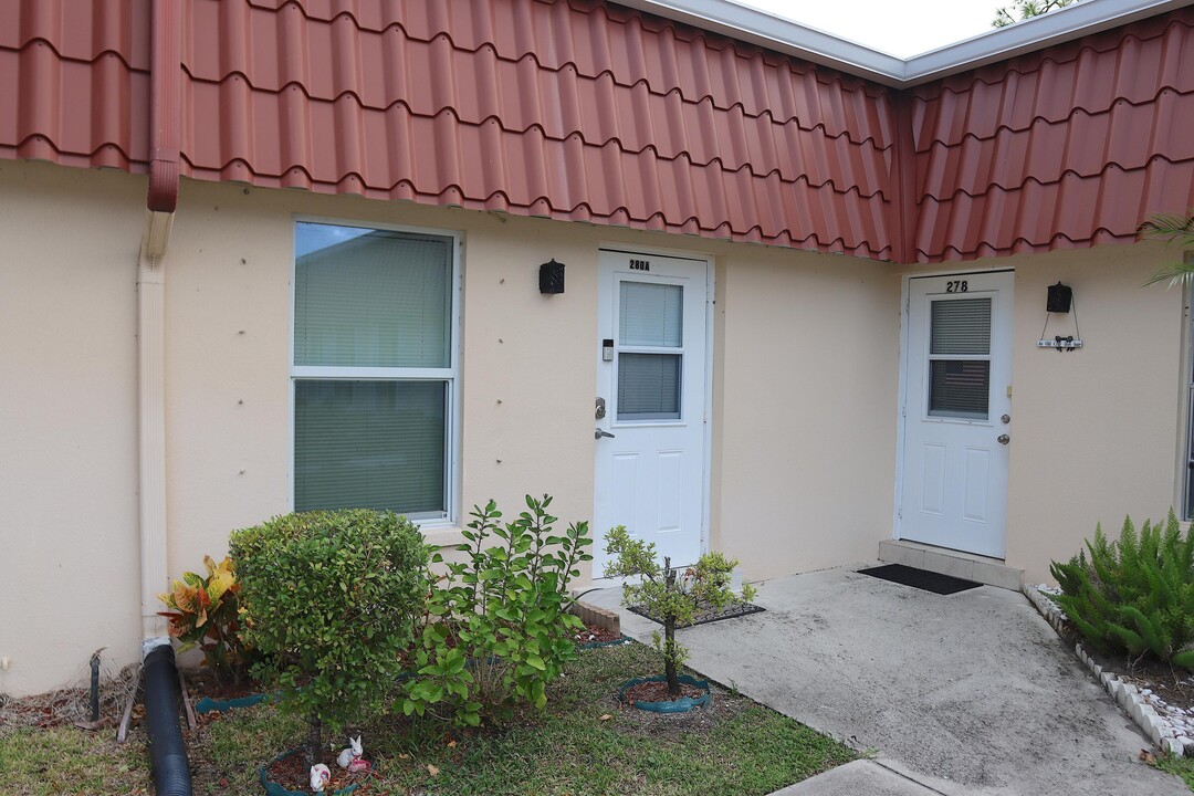 280 Cape Cod Cir-Unit -A in Greenacres, FL - Building Photo