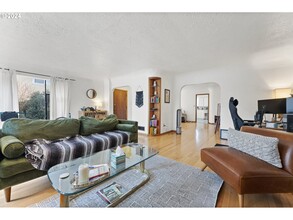 532 SE 52nd Ave in Portland, OR - Building Photo - Interior Photo