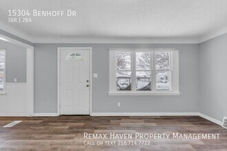 15304 Benhoff Dr in Maple Heights, OH - Building Photo - Building Photo