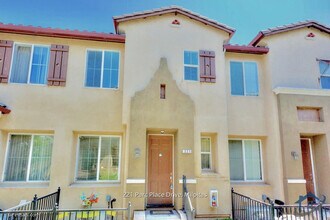 221 Parc Place Dr in Milpitas, CA - Building Photo - Building Photo
