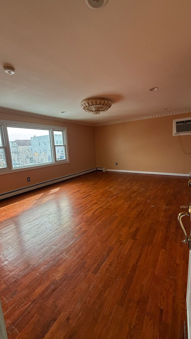 503 Avenue C, Unit 2nd fl in Bayonne, NJ - Building Photo - Building Photo