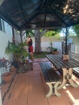 2 NW 48th St in Deerfield Beach, FL - Building Photo