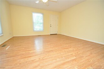 6104 Deerwood Pl in Raleigh, NC - Building Photo - Building Photo