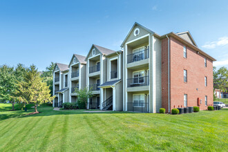 University Meadows Apartments in St. Louis, MO - Building Photo - Building Photo