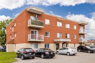 2247 Des Laurentides Boul in Laval, QC - Building Photo