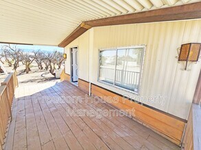 800 Julia St in Pahrump, NV - Building Photo - Building Photo