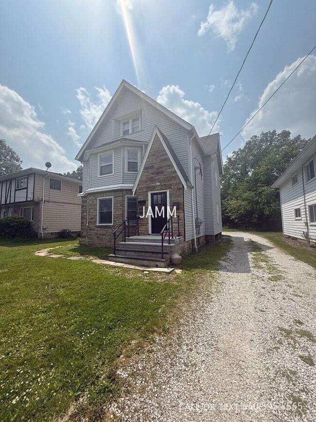 1588 S Green Rd