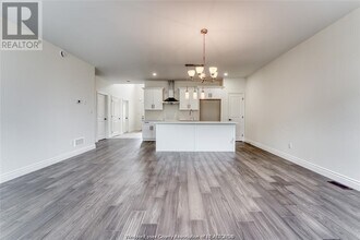 702 Elliot Pt Rd in Amherstburg, ON - Building Photo - Building Photo