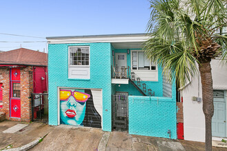 2604 Chartres St in New Orleans, LA - Building Photo - Building Photo