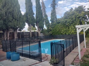 39110 Bud Ct in Fremont, CA - Foto de edificio - Building Photo