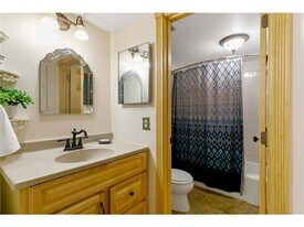 4560 Cedar Lake Rd S, Unit 3 in St. Louis Park, MN - Building Photo