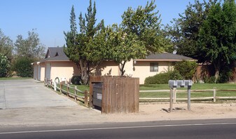 12786 Kiowa Rd Apartamentos