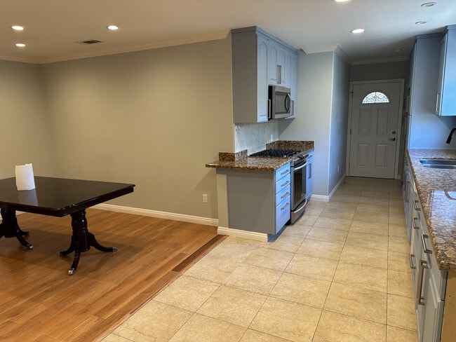 property at 508 N Verdugo Rd