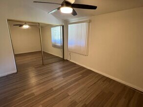 19156 Avenue of the Oaks, Unit B in Santa Clarita, CA - Building Photo - Building Photo