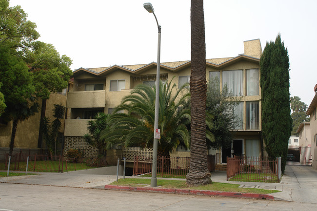 The Gramercy Park Apartments in Los Angeles, CA - Foto de edificio - Building Photo