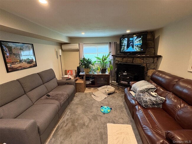 191 Atlantic Pl in Hauppauge, NY - Building Photo - Building Photo