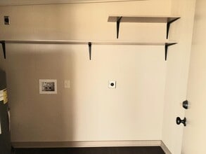 1128 Farm to Market Rd 532 in Moulton, TX - Foto de edificio - Building Photo