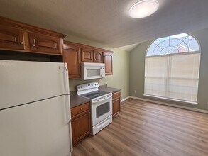 405 Fledge Dr in Louisville, KY - Building Photo - Building Photo