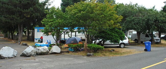 17930 Albany St SW in Rochester, WA - Building Photo - Building Photo