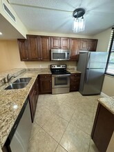 1707 Whitehall Dr in Davie, FL - Building Photo - Building Photo