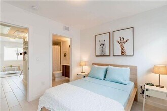 740 Meridian Ave in Miami Beach, FL - Building Photo - Building Photo