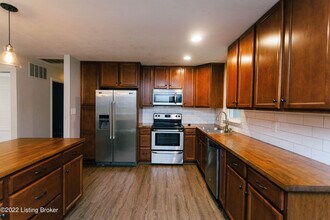 2421 Woodmont Dr in Louisville, KY - Building Photo - Building Photo