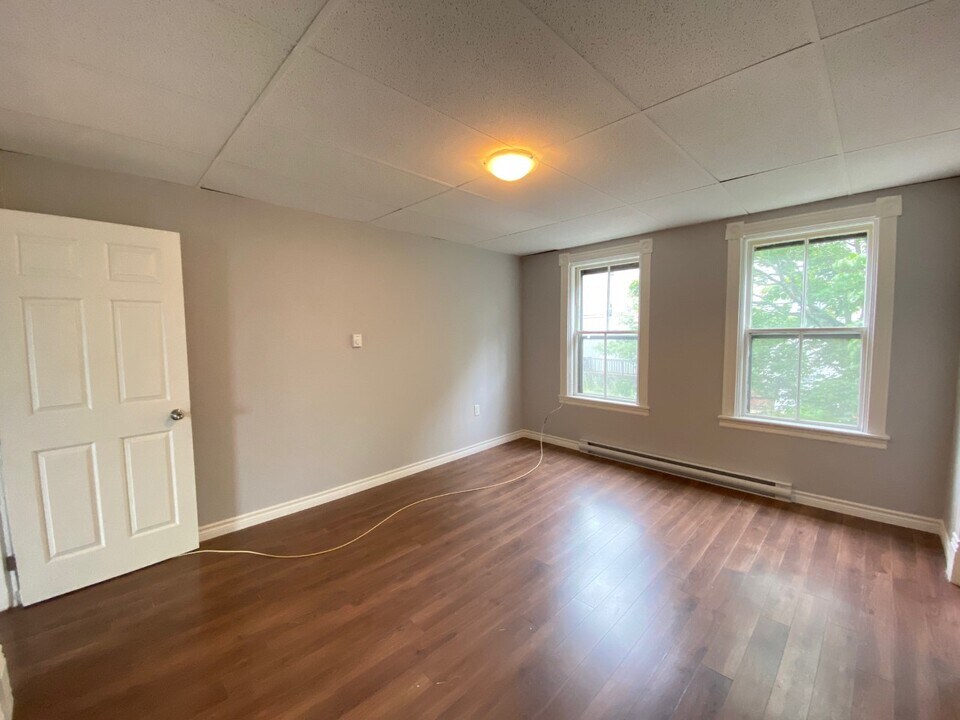 165 Adelaide St in Saint John, NB - Building Photo