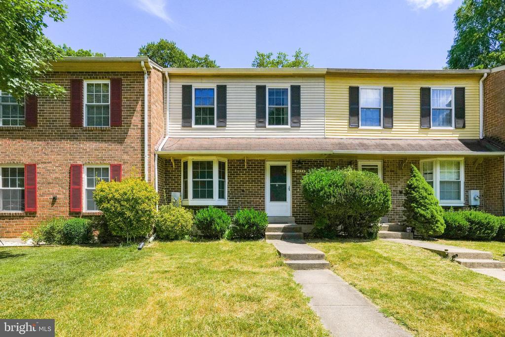 6454 Blarney Stone Ct in Springfield, VA - Building Photo
