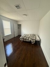 25 Wyman St, Unit 1. 1 room available in Worcester, MA - Foto de edificio - Building Photo