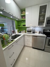 2899 Collins Ave in Miami, FL - Building Photo - Building Photo
