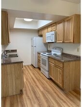 2241 E 66th Ave in Anchorage, AK - Building Photo - Building Photo