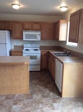 672 Eagle Dr in Loveland, CO - Building Photo - Building Photo