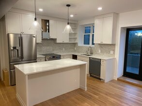 1591 Haywood Av in West Vancouver, BC - Building Photo - Building Photo