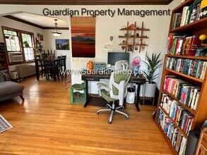 3832 Grand Ave S in Minneapolis, MN - Foto de edificio - Building Photo