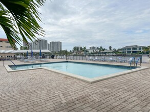 2049 S Ocean Dr, Unit 1004 in Hallandale Beach, FL - Building Photo - Building Photo