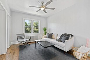 2516 N Central Park Ave, Unit 2 in Chicago, IL - Building Photo